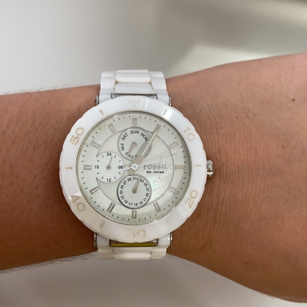 Fossil white mother pearl watch - Picture 3 of 3